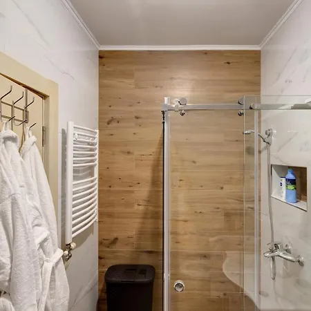 Portofino, With Free Private Garage Lägenhet