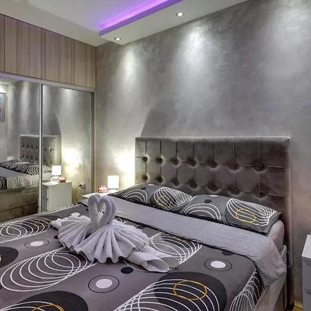 Portofino, With Free Private Garage Apartman