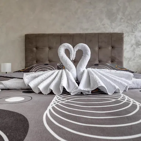 Portofino, With Free Private Garage דירה נובי סאד