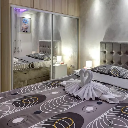Portofino, With Free Private Garage Apartman